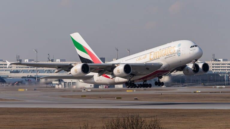 Etihad vs Emirates: Which Gulf Carrier Is Actually Better